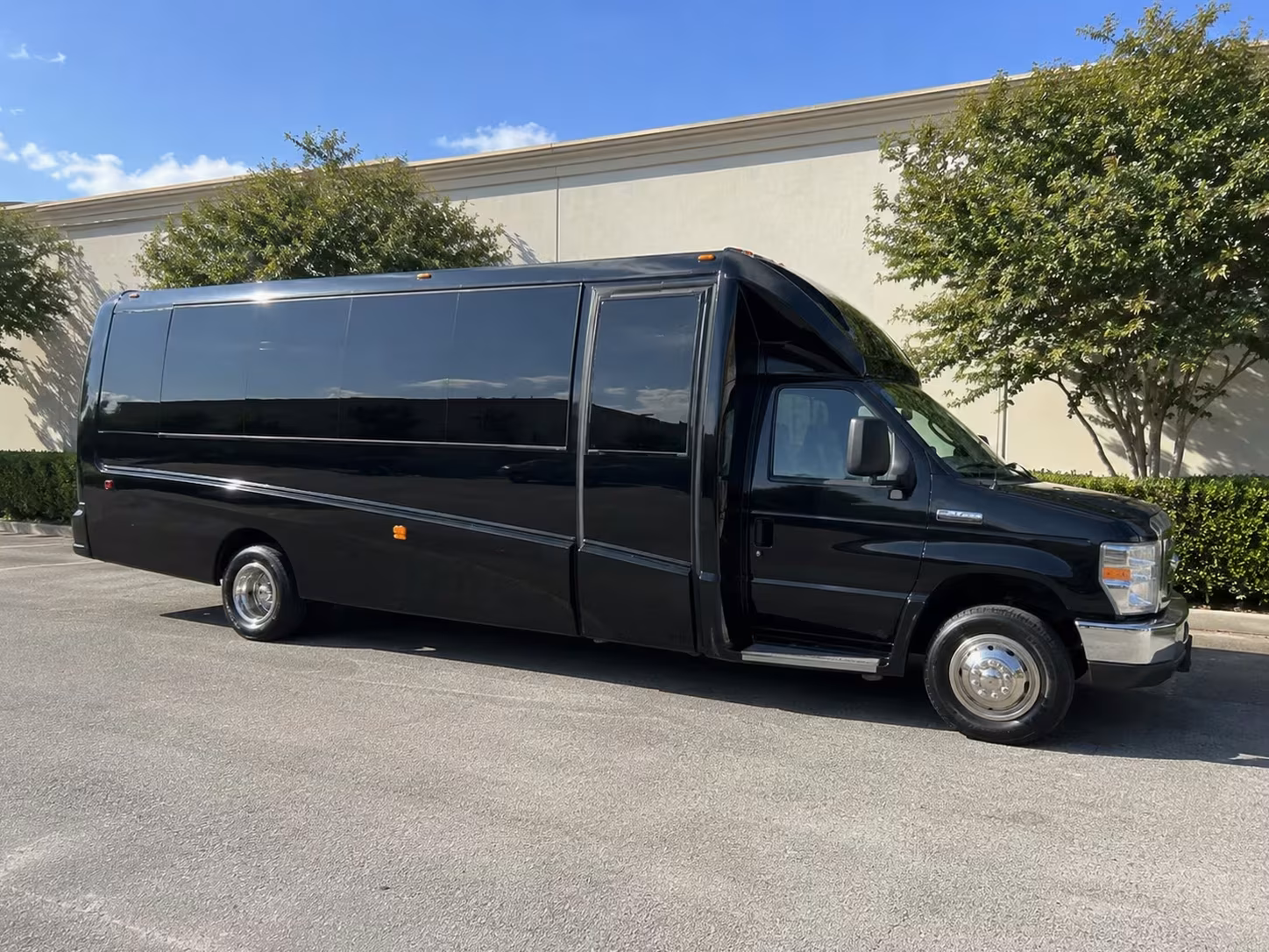 easily rent party buses for bachelorette concert nights in lexington